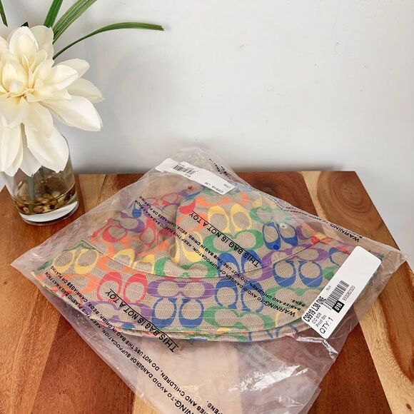 NWT Coach Rainbow Signature Bucket Hat - Picture 6 of 6